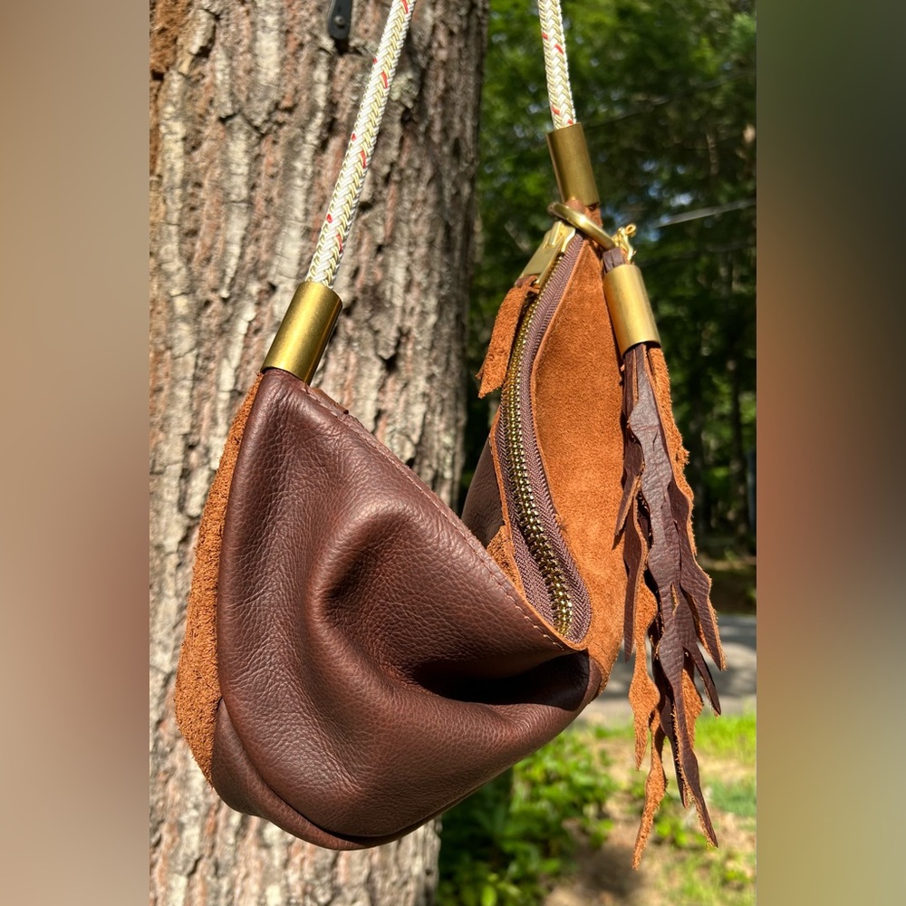 EUC Wildwood Oyster Sling with Seaweed Tassel in brown Kodiak & suede. Like new!